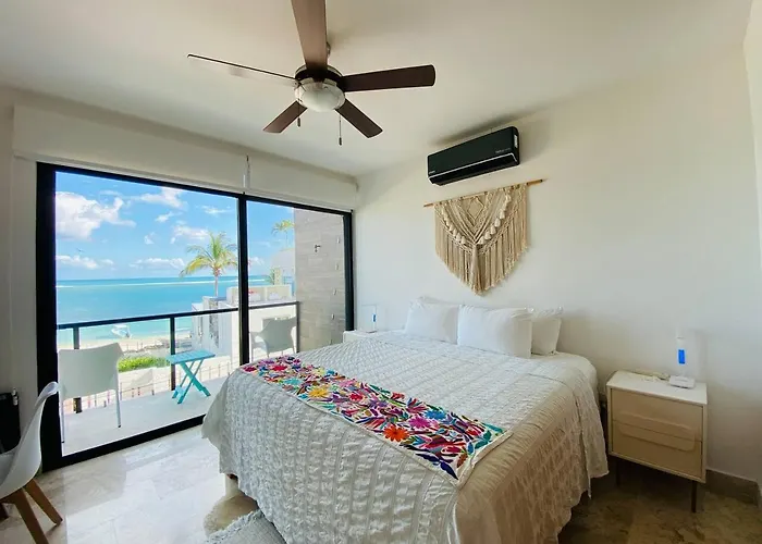 Beachfront Views Next To The Pier Puerto Morelos