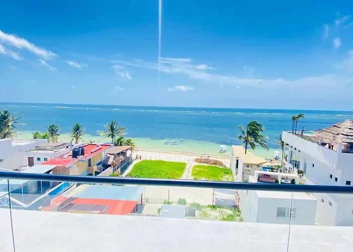 Beachfront Views Next To The Pier Casa de férias