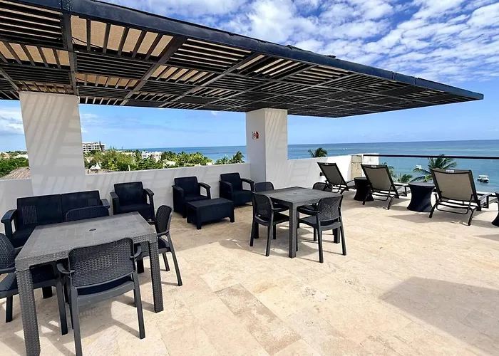 Beachfront Views Next To The Pier *